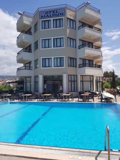 Malhun Hotel - Image 1