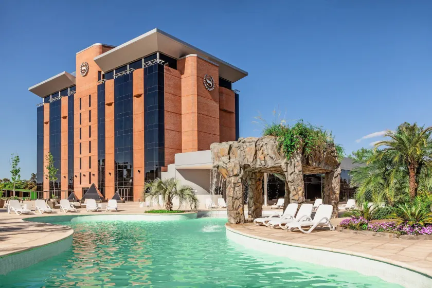 Sheraton Tucumán Hotel - Image 1
