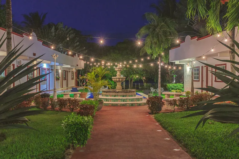 Hotel Lagoon - Pet Friendly - Image 1