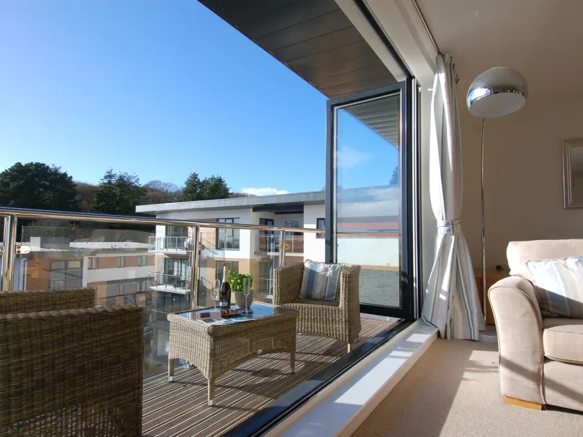 28 Clock Tower Court - Image 1