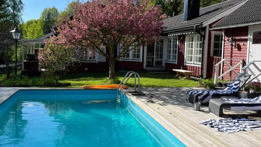 Charming property with private pool - Image 1