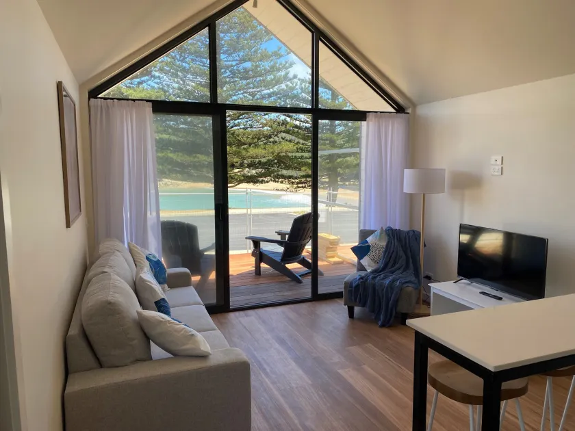 Southern Ocean Motor Inn - Image 1