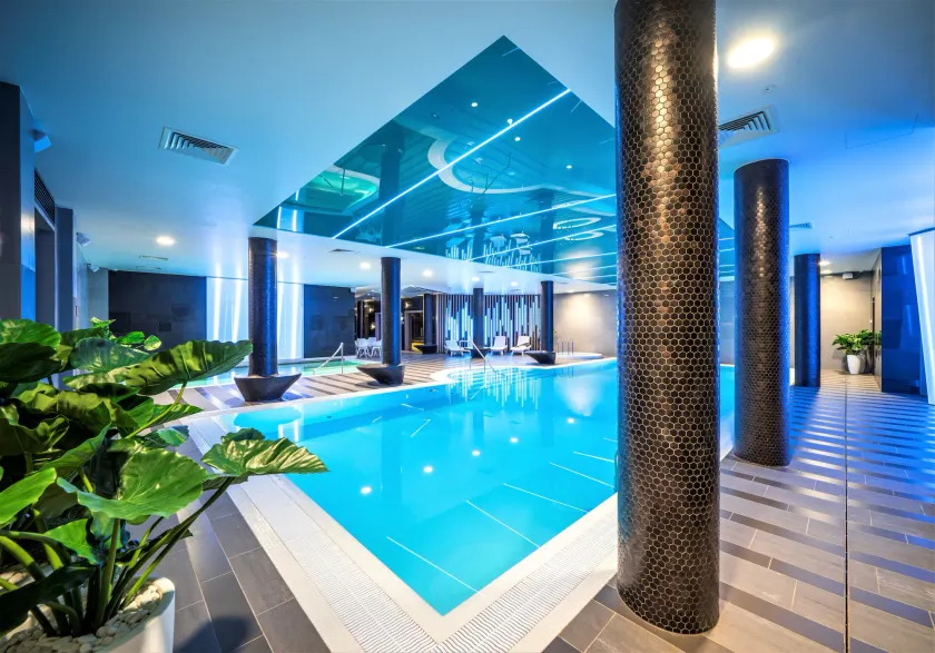 Wellton Riverside SPA Hotel - Image 1
