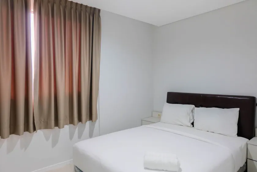 Luxurious and Comfy 2BR Paddington Heights Alam Sutera Apartment By Travelio - Image 1