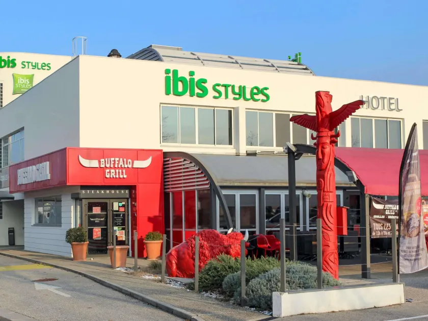 Ibis Styles Crolles Grenoble A41 - Image 1