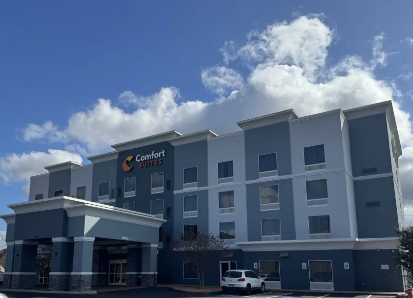 Comfort Suites Knoxville East - Image 1