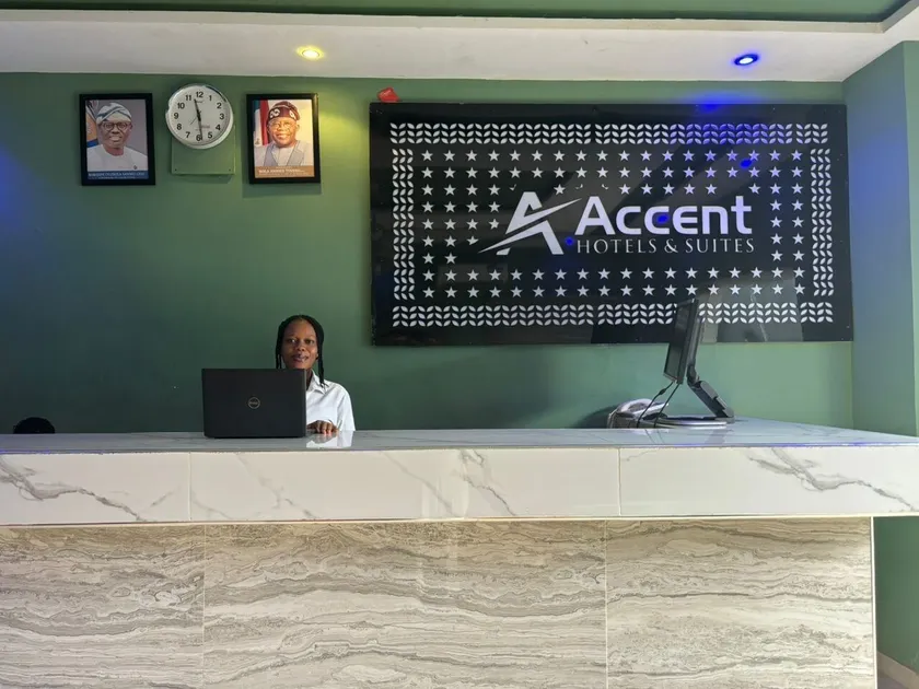 Aotel Hotels & Suite - Ipaja - Recepción