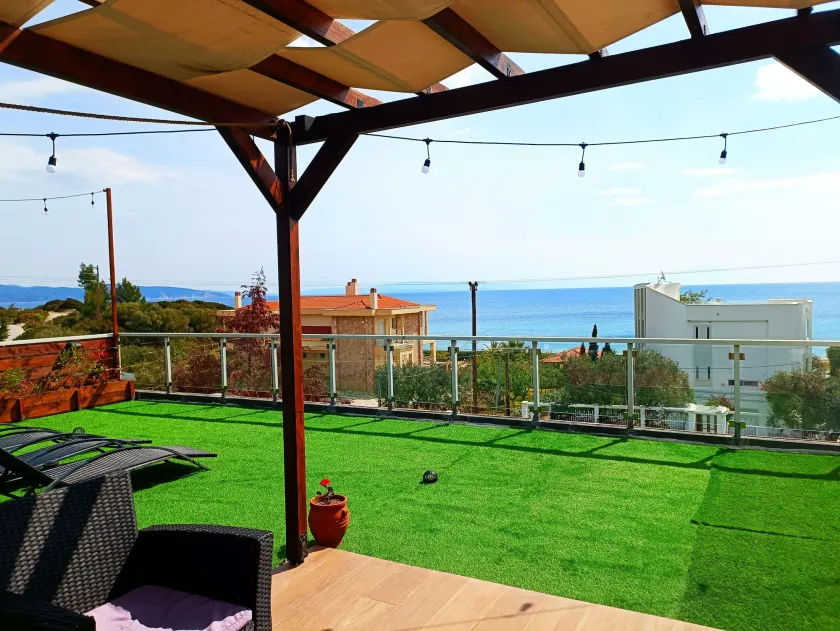 Salonikiou Beach Deluxe Apartments - Image 1