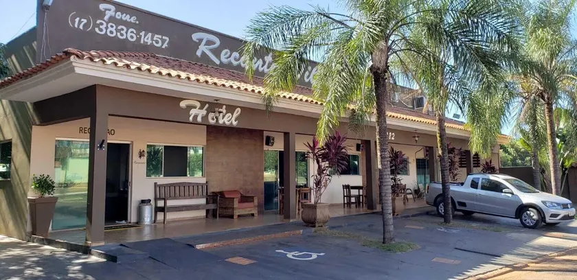 Recanto Village Hotel - Image 1