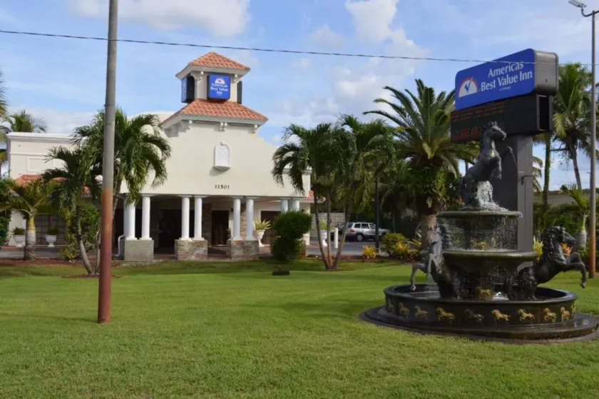 Americas Best Value Inn Fort Myers - Image 1
