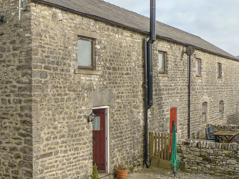 1 Primitive Mews - Image 1