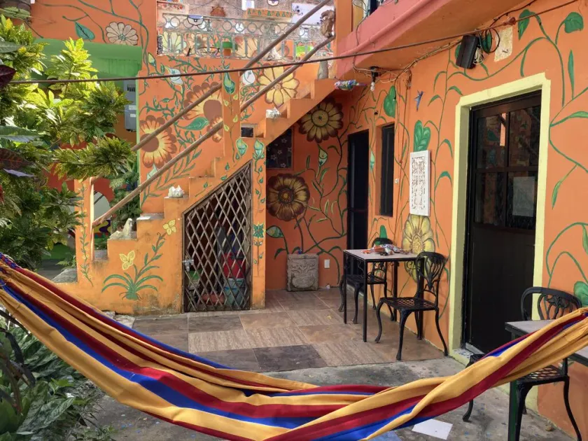 Buenos Días Guest House - Image 1