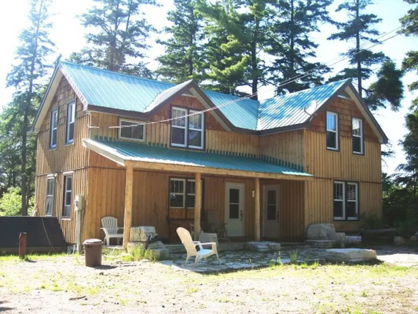 4 Bedroom Cottage on Manitoulin Island Next to Sand Beaches! - Image 1