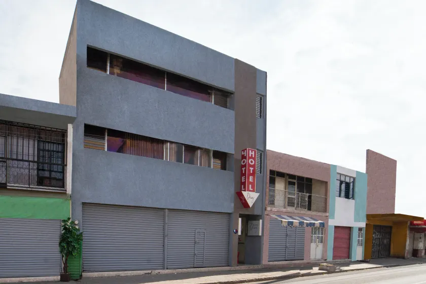 Capital O Hotel Diez - Image 1