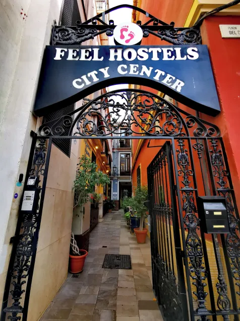 Feel Hostels City Center - Image 1