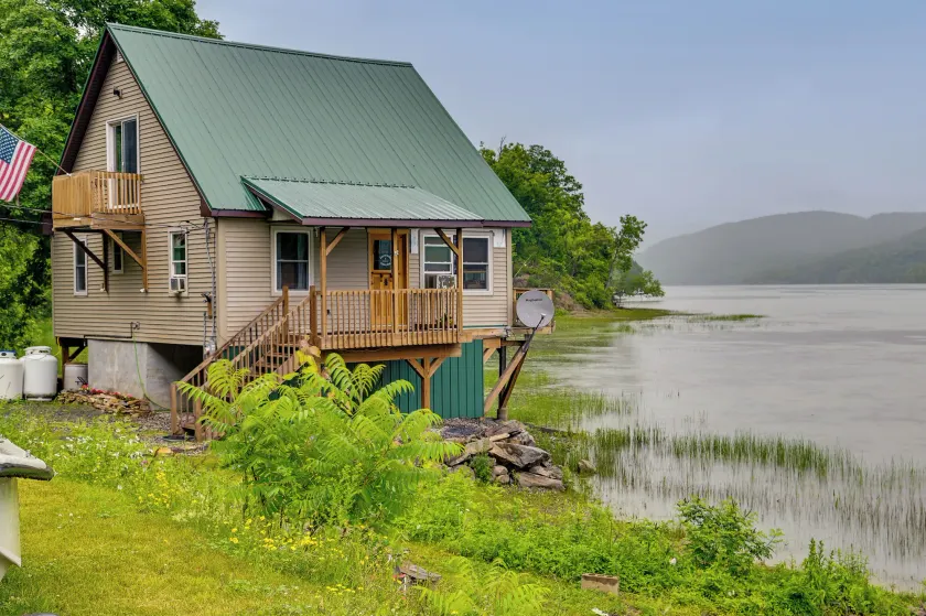 Cozy South Bay Cabin w/ Lake & Mountain Views - Interiør