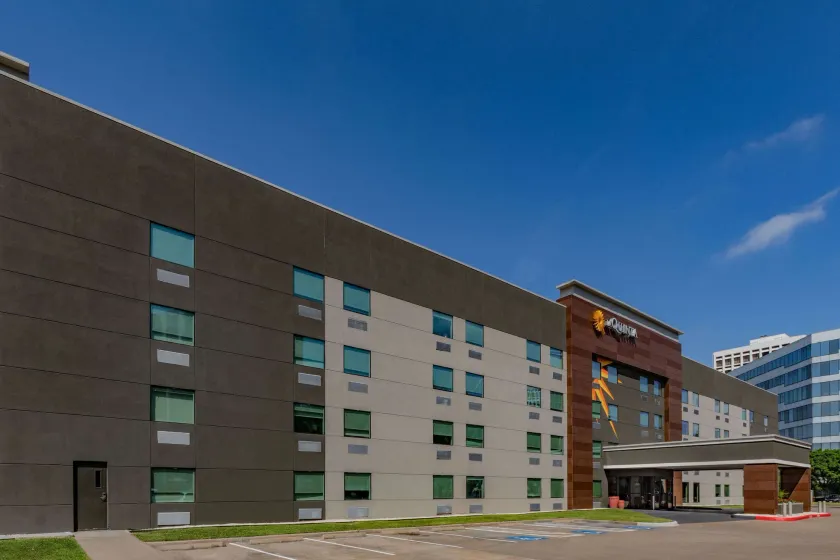 La Quinta by Wyndham Houston Southwest - Image 1