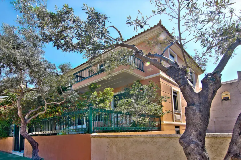 Glyfada Seaside Residence - Image 1