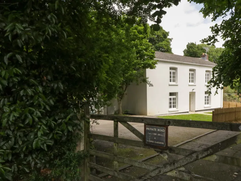 9 Copes Gardens - Image 1