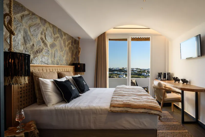 Vrachos Suites Mykonos - Image 1