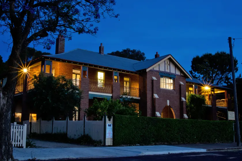 Old Parkes Convent - Image 1