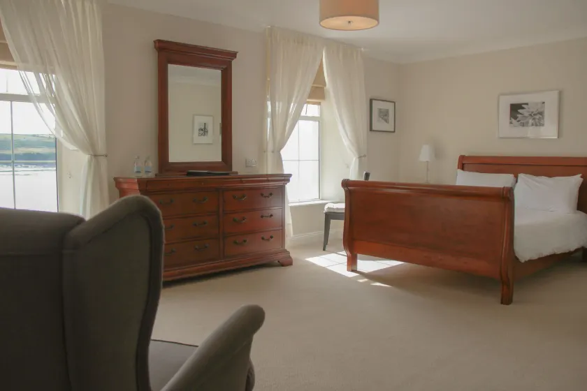 Walter Raleigh Hotel - Image 1