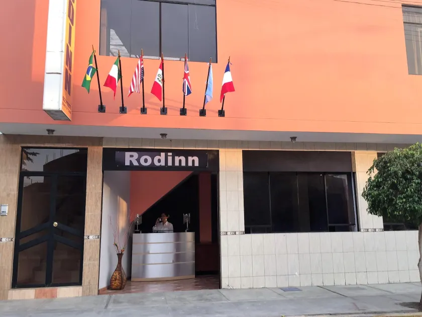 Hostal Rodinn - Image 1