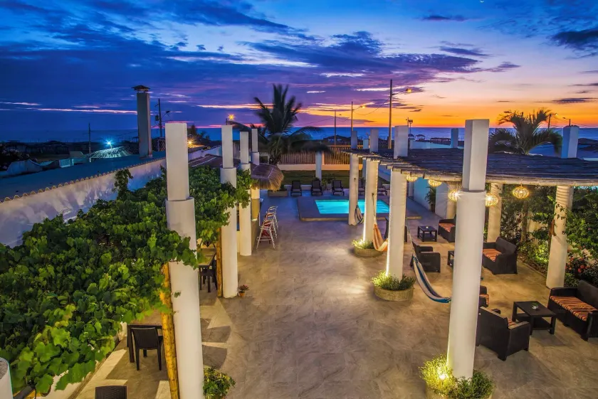Hotel La Ría Playas - Image 1