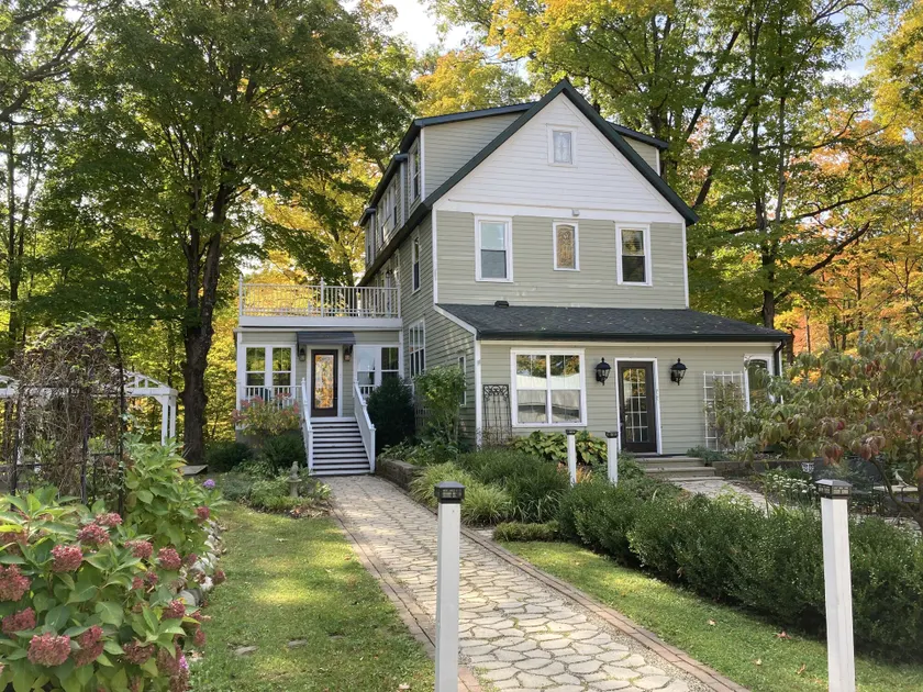 Vintage Inn at Veritas Estate - Image 1