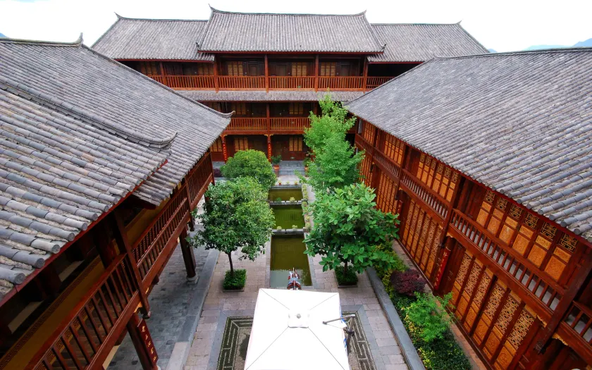 Lijiang Golden Path Hospitality Hotel - Image 1