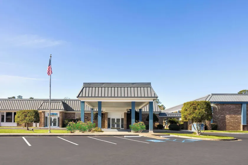 Days Inn by Wyndham Hinesville Near Fort Stewart - Image 1