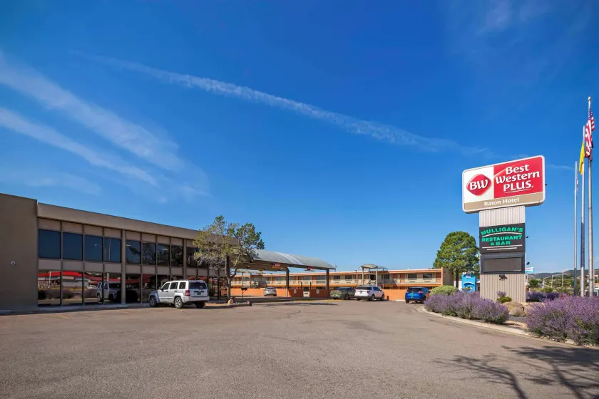 Best Western Plus Raton Hotel - Image 1