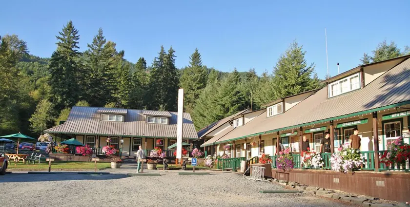 Whittaker's Motel & Historic Bunkhouse - Image 1