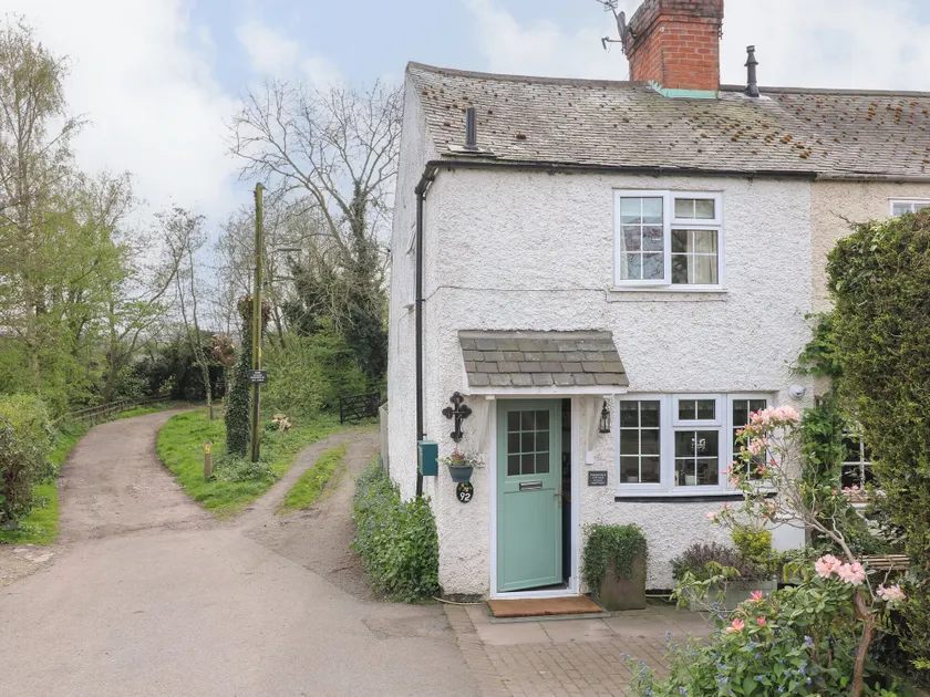 Periwinkle Cottage - Image 1