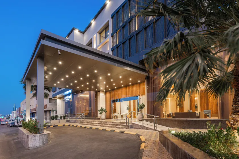 Voyage Hotel & Suites - Image 1