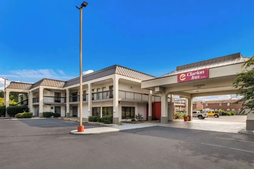 Clarion Inn Cleveland near University - Image 1