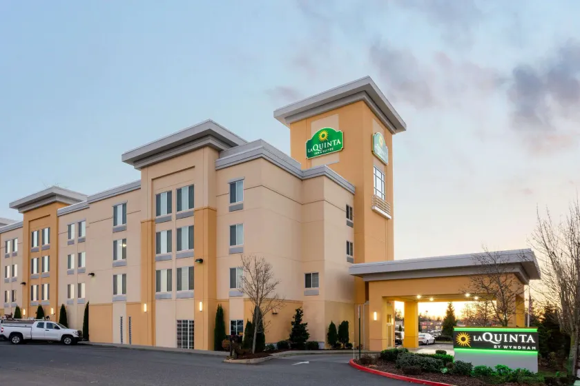 La Quinta by Wyndham Bellingham - Image 1