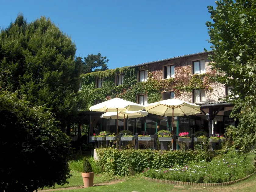Logis Hotel - Restaurant Le Relais de Comodoliac - Image 1