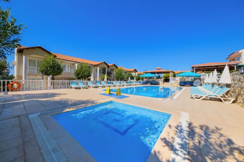 Larimar Suite Hotel - Image 1