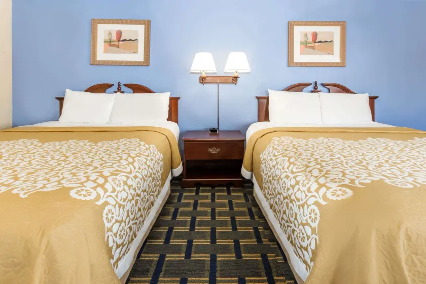 Days Inn by Wyndham Plymouth - Image 1