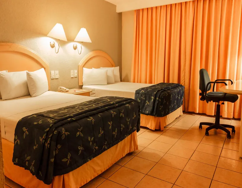 Plaza Inn Express - Image 1
