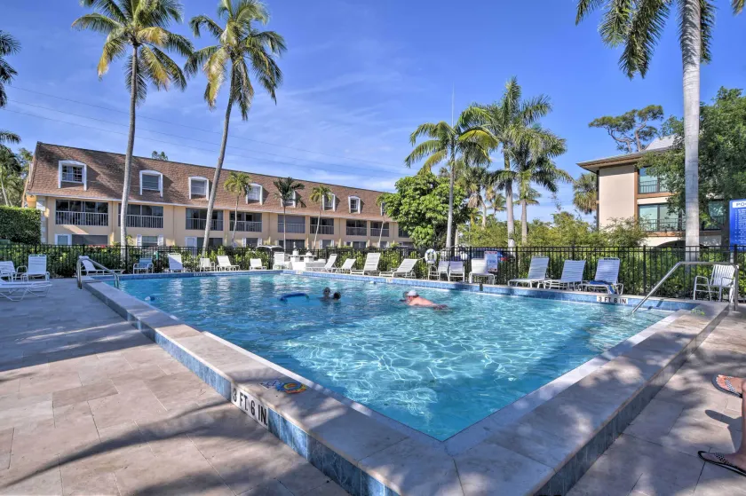Naples Condo w/ Pool - Walk to Dining & Beach - Image 1