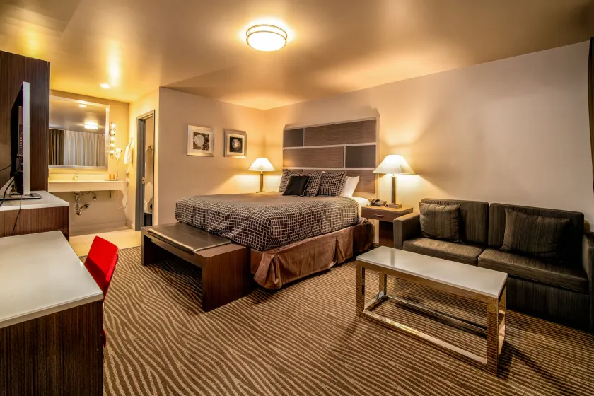 Crescent Bay Inn - Image 1