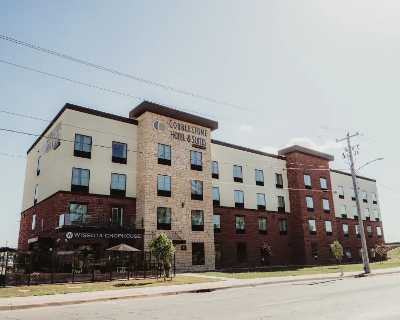 Cobblestone Hotel & Suites - Ottumwa - Image 1