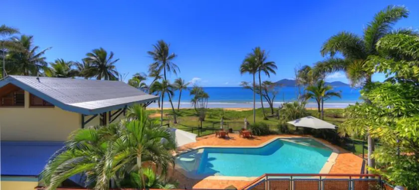 Wongalinga Beachfront Apt 5 - Image 1