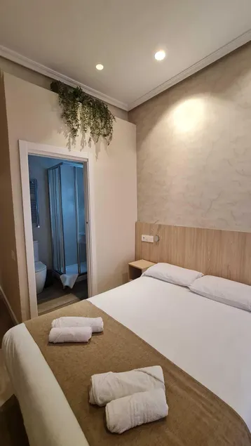 Hostal Atocha Almudena Martín - Image 1