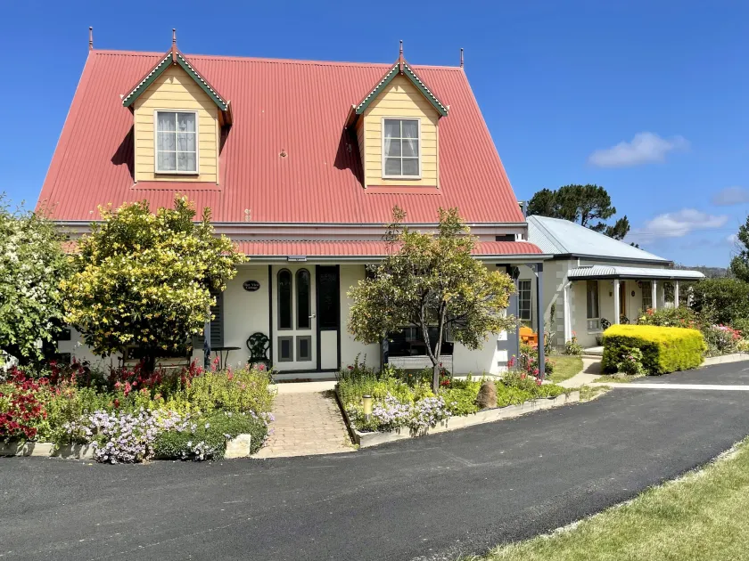 Swansea Cottages & Lodge Suites - Image 1