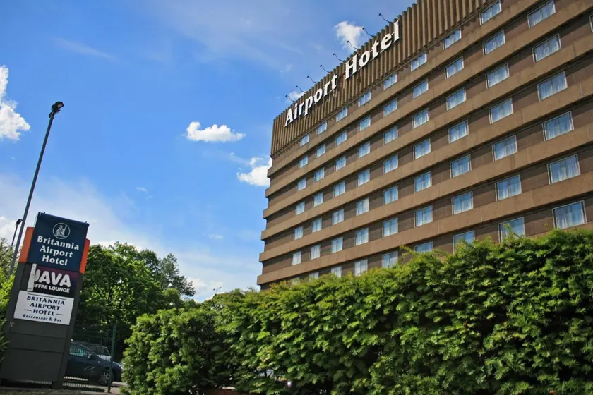 Airport Hotel Manchester - Image 1
