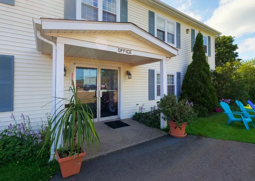 Sherwood Inn and Motel Charlottetown - Image 1