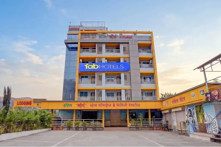 Fabhotel Raj - Image 1